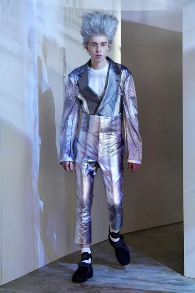 Look 17